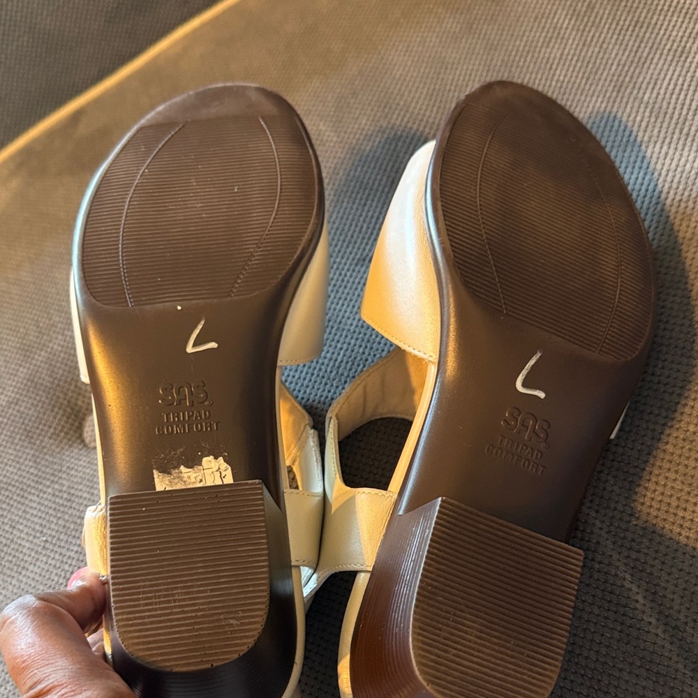 SAS Cream Comfort Sandals EUC‎ - Picture 8 of 8
